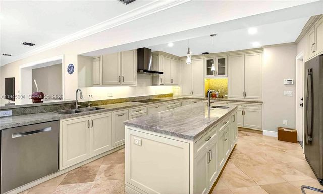 13945 Cartee Rd, Palmetto Bay, FL 33158