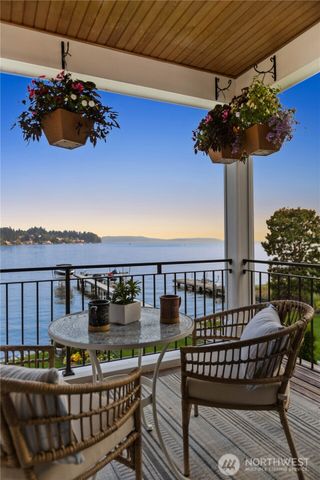 9015 NE Juanita Lane, Kirkland, WA 98034