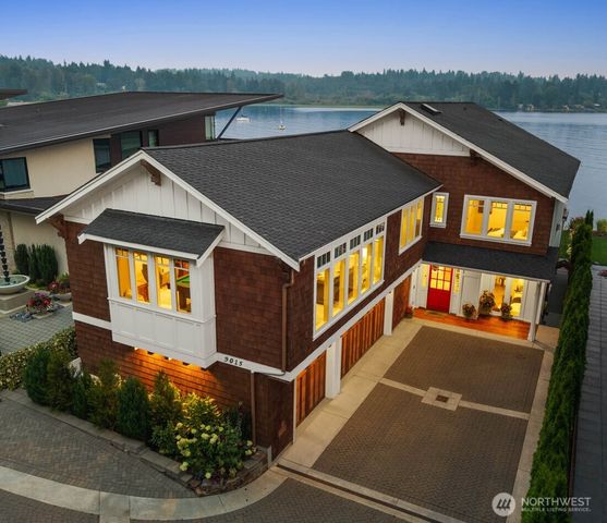 9015 NE Juanita Lane, Kirkland, WA 98034
