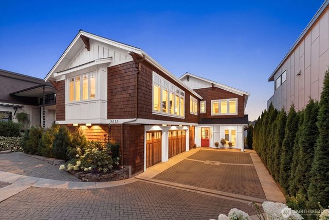 9015 NE Juanita Lane, Kirkland, WA 98034