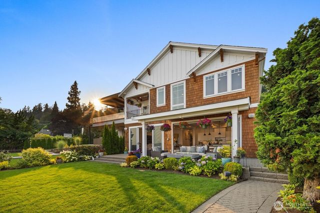 9015 NE Juanita Lane, Kirkland, WA 98034