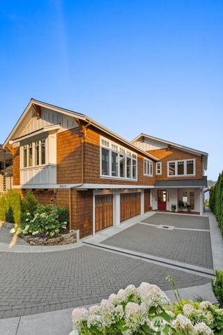 9015 NE Juanita Lane, Kirkland, WA 98034
