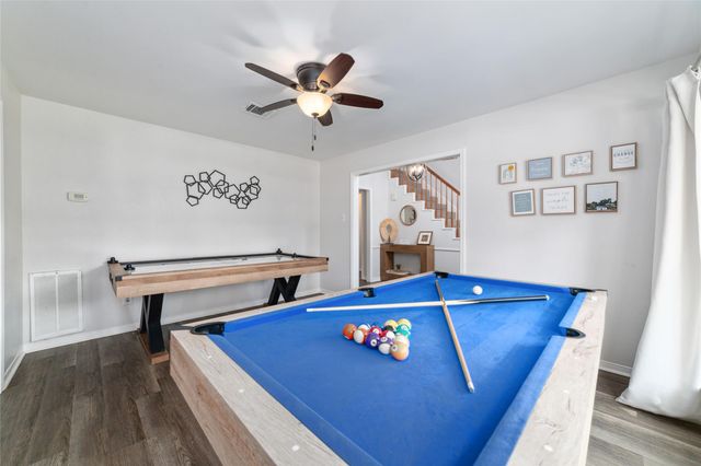 563 Landfall Ln, Conroe, TX 77302