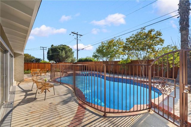 1255 Hastings Ranch Drive, Pasadena, CA 91107