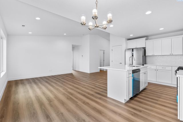 2835 S Penn St, Kennewick, WA 99338