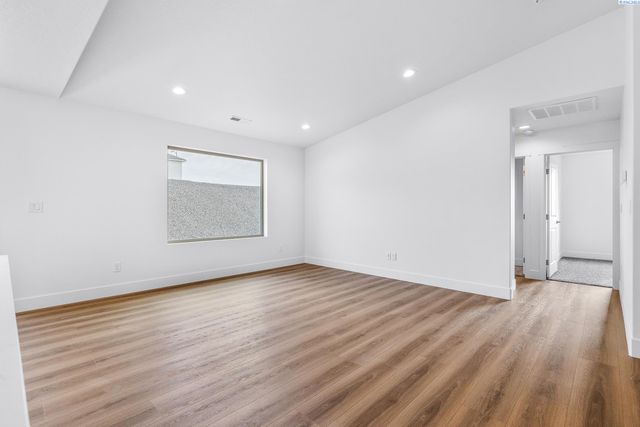 2835 S Penn St, Kennewick, WA 99338