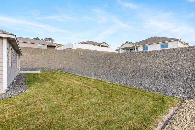 2835 S Penn St, Kennewick, WA 99338