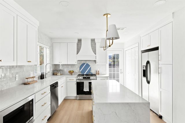 2425 Sendero Trail, Lewisville, TX 75067