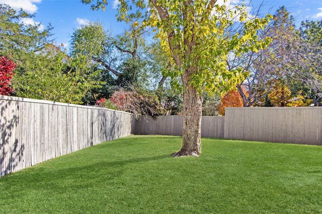 2425 Sendero Trail, Lewisville, TX 75067