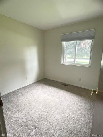 2267 Sandpiper Drive, Lapeer, MI 48446