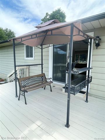 2267 Sandpiper Drive, Lapeer, MI 48446