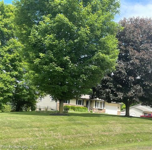 2267 Sandpiper Drive, Lapeer, MI 48446