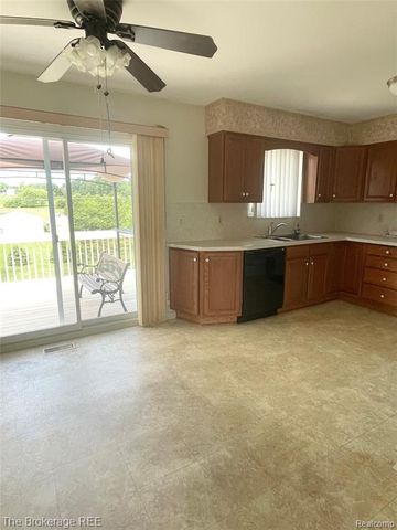 2267 Sandpiper Drive, Lapeer, MI 48446