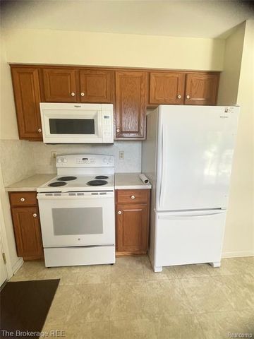 2267 Sandpiper Drive, Lapeer, MI 48446