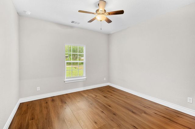 104 Bill ST, Elgin, TX 78621