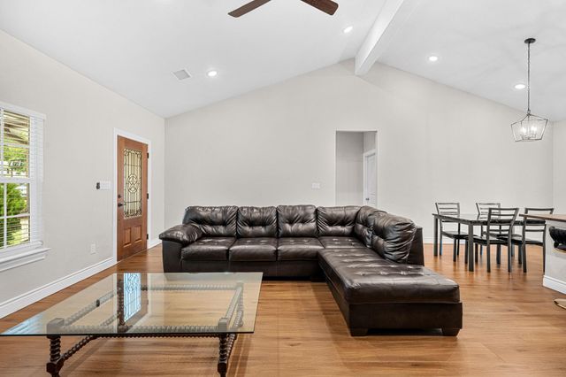 104 Bill ST, Elgin, TX 78621