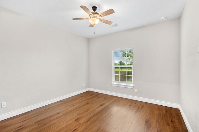 104 Bill ST, Elgin, TX 78621