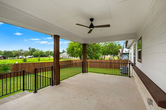 104 Bill ST, Elgin, TX 78621