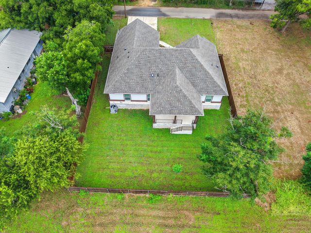 104 Bill ST, Elgin, TX 78621