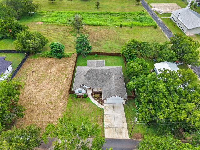 104 Bill ST, Elgin, TX 78621