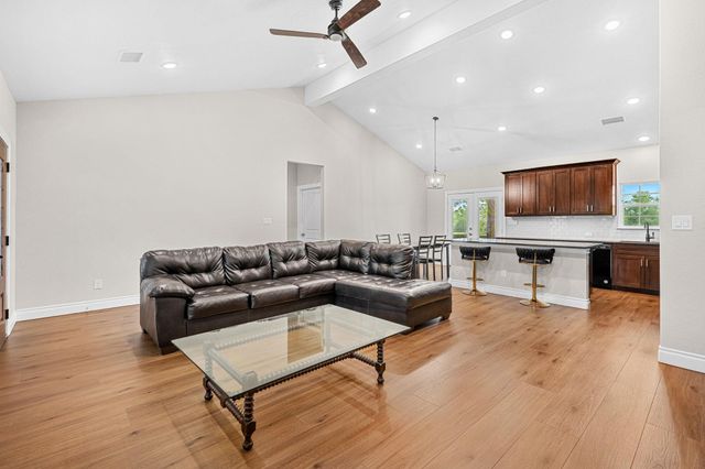 104 Bill ST, Elgin, TX 78621