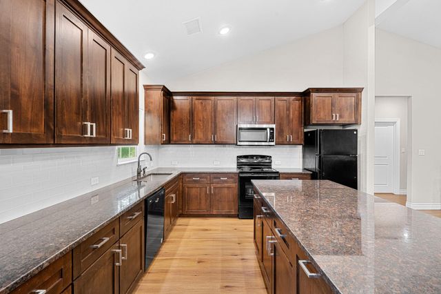 104 Bill ST, Elgin, TX 78621