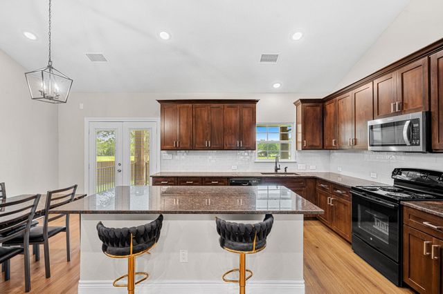 104 Bill ST, Elgin, TX 78621