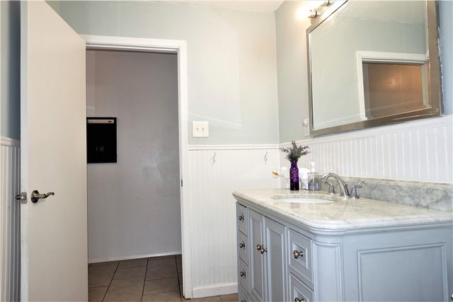 1017 E Huntington, Beeville, TX 78102