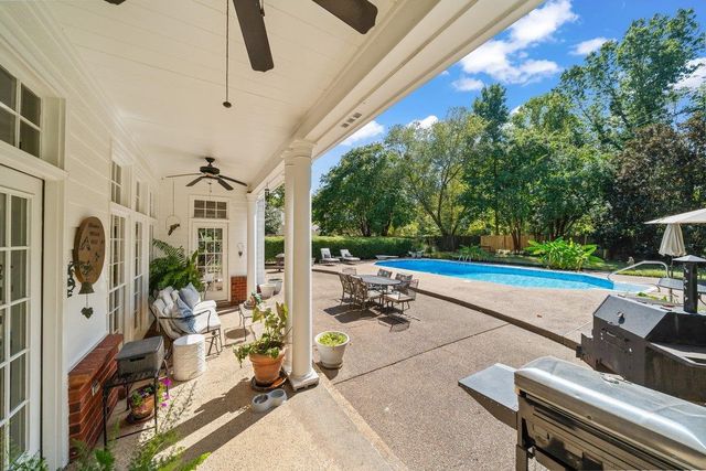 8401 KINGS TRAIL CV, Memphis, TN 38016