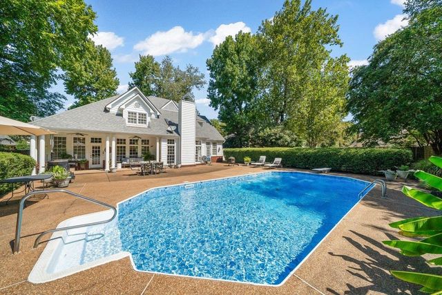 8401 KINGS TRAIL CV, Memphis, TN 38016