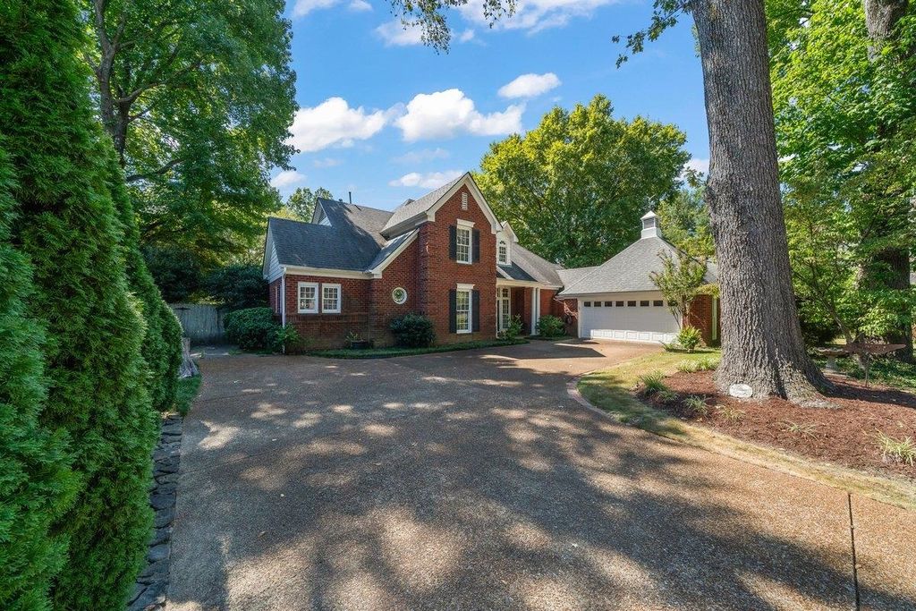 8401 KINGS TRAIL CV, Memphis, TN 38016