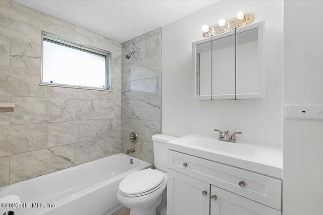 1512 MAR VIC Lane, Jacksonville, FL 32218