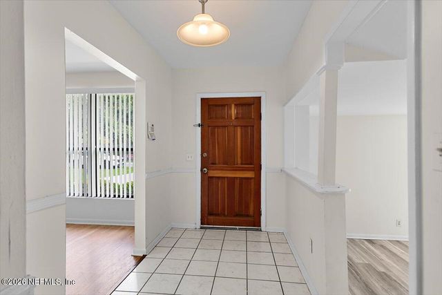 1512 MAR VIC Lane, Jacksonville, FL 32218