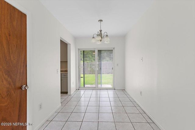 1512 MAR VIC Lane, Jacksonville, FL 32218