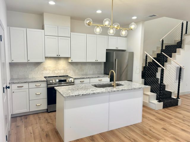 2 S HUNSLEY HILLS Boulevard, Canyon, TX 79015