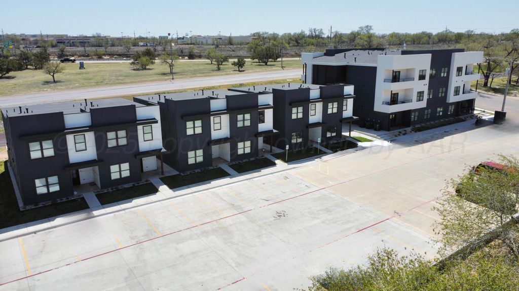 2 S HUNSLEY HILLS Boulevard, Canyon, TX 79015