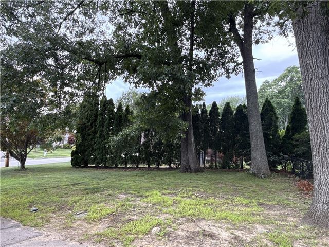 15 Baneberry Drive, Cranston, RI 02921