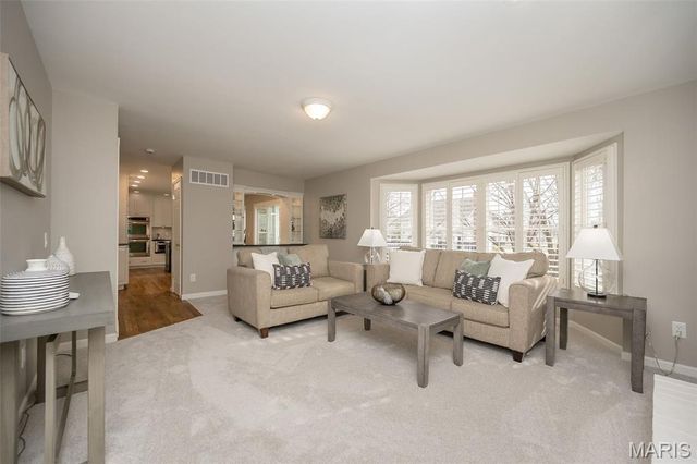 15708 Cedarmill Drive, Chesterfield, MO 63017