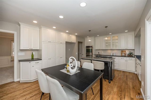 15708 Cedarmill Drive, Chesterfield, MO 63017