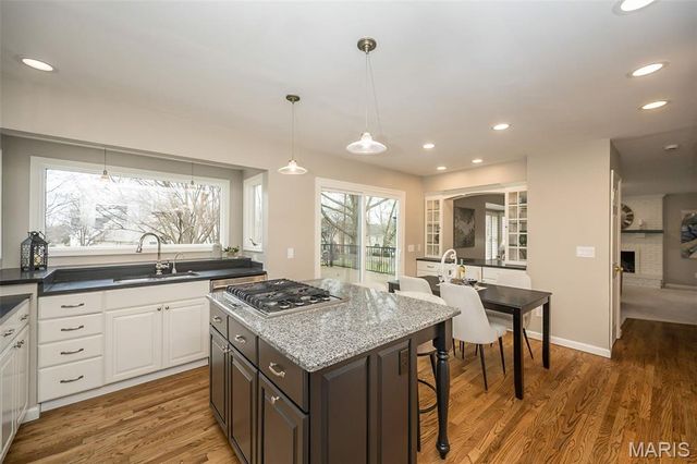 15708 Cedarmill Drive, Chesterfield, MO 63017