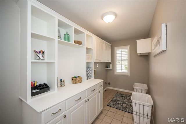 15708 Cedarmill Drive, Chesterfield, MO 63017