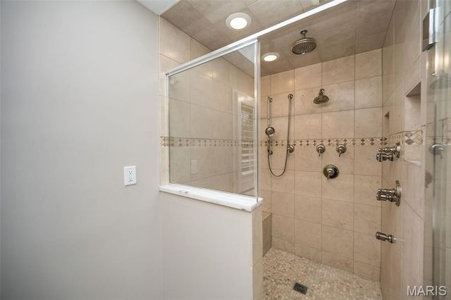 15708 Cedarmill Drive, Chesterfield, MO 63017