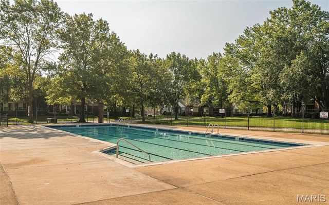 15708 Cedarmill Drive, Chesterfield, MO 63017