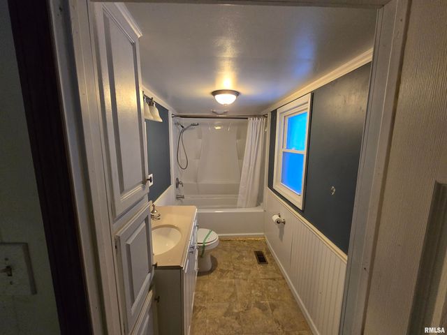 500 W NORTH Street, Mt Sterling, IL 62353