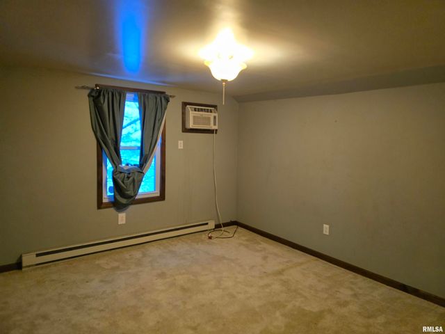 500 W NORTH Street, Mt Sterling, IL 62353