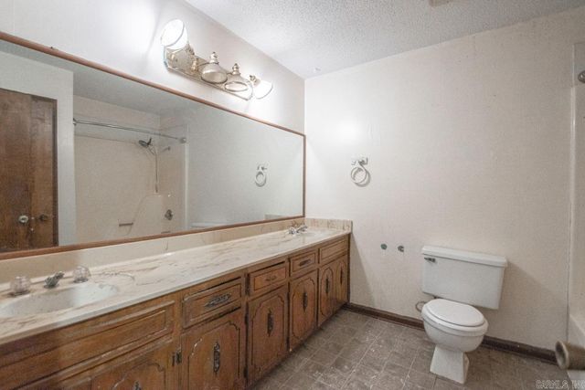 1806 MADDEN. Road, Jacksonville, AR 72076