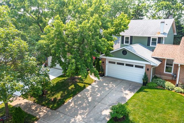 129 Regency Drive, Lombard, IL 60148