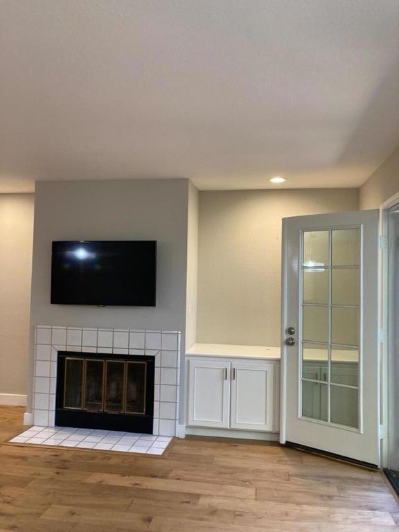 Image 10 of property listing at 201 Ada Avenue 25, Mountain View, CA 94043