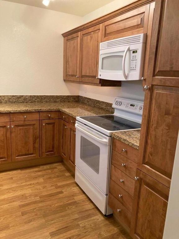 Image 11 of property listing at 201 Ada Avenue 25, Mountain View, CA 94043