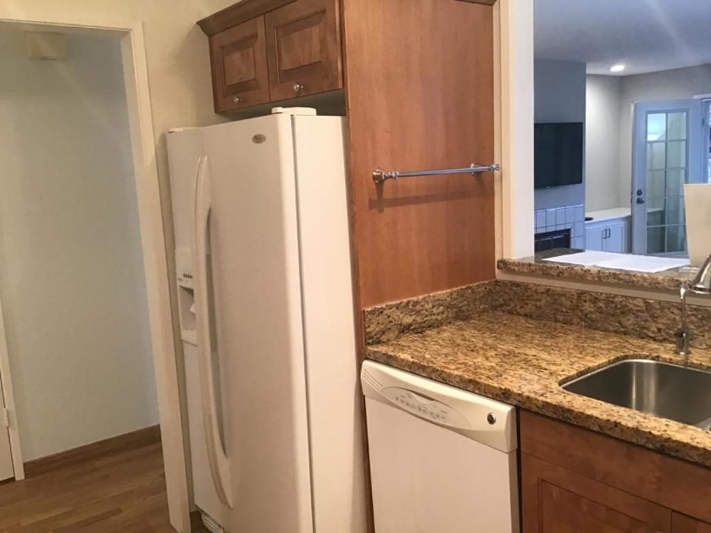 Image 12 of property listing at 201 Ada Avenue 25, Mountain View, CA 94043